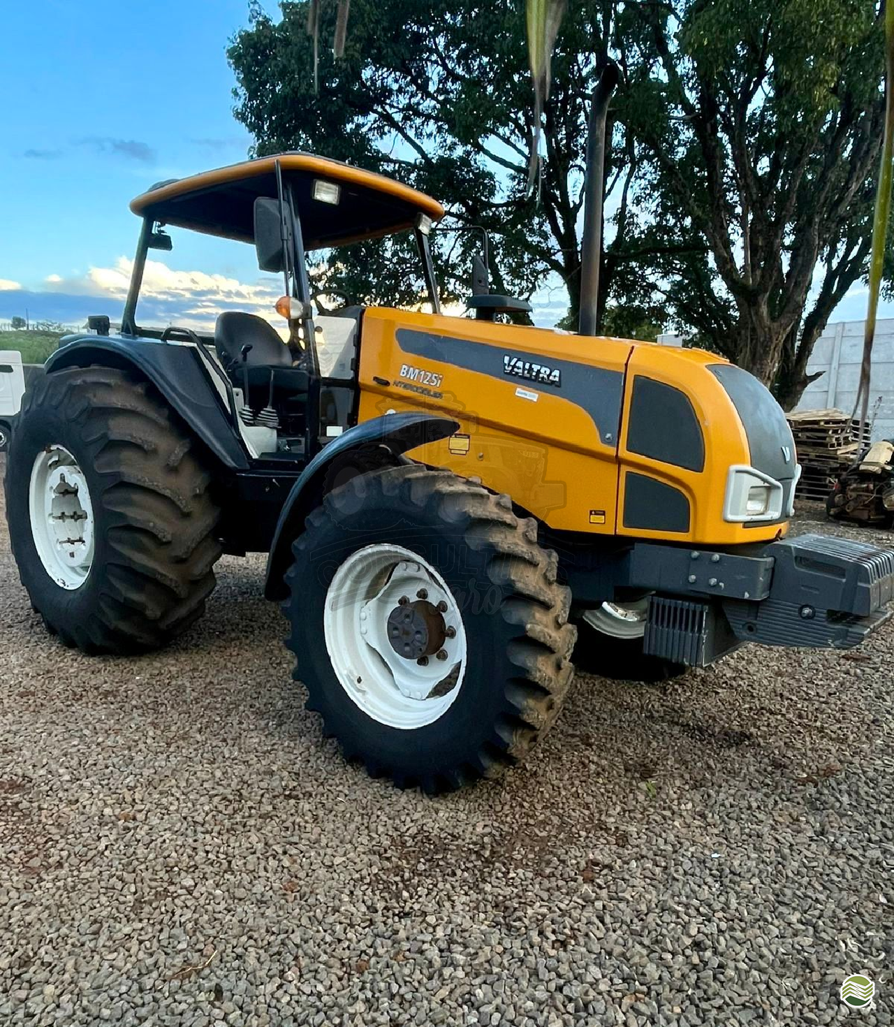 TRATOR VALTRA VALTRA BM 125 Tração 4x4 Consulting Agro ITUVERAVA SÃO PAULO SP